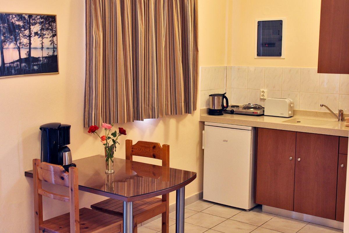 Sandys Studios Apartments And Log Villas Psalidi  Zewnętrze zdjęcie