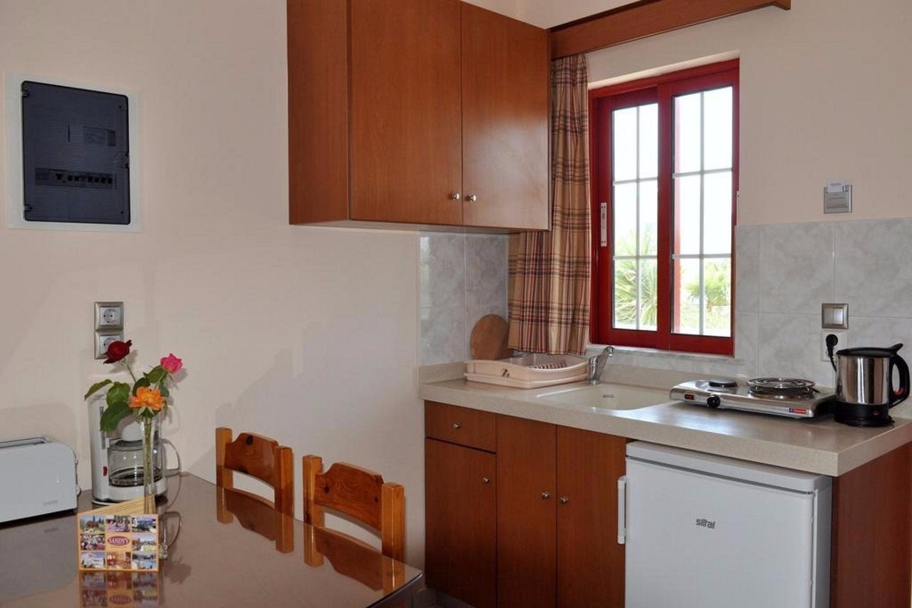 Sandys Studios Apartments And Log Villas Psalidi  Zewnętrze zdjęcie