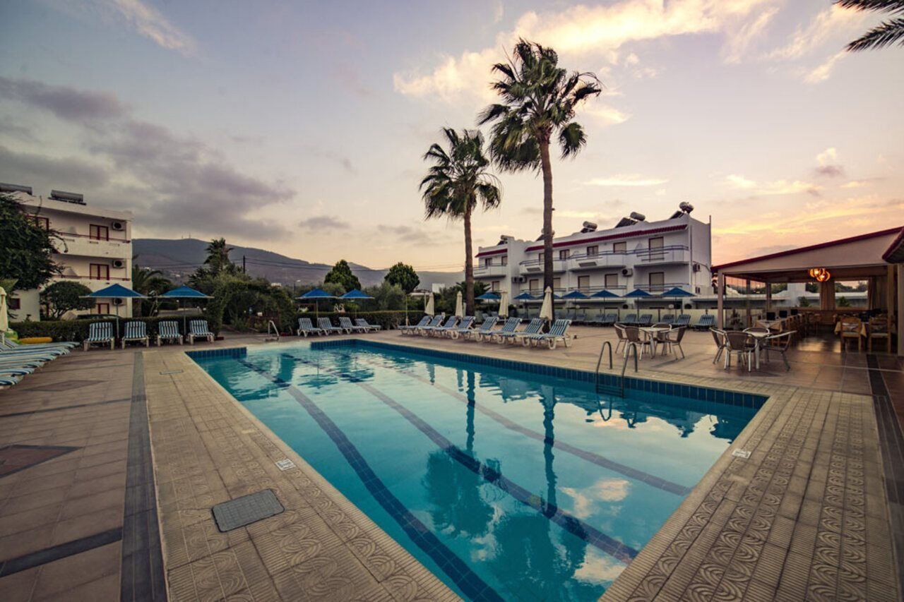 Sandys Studios Apartments And Log Villas Psalidi  Zewnętrze zdjęcie