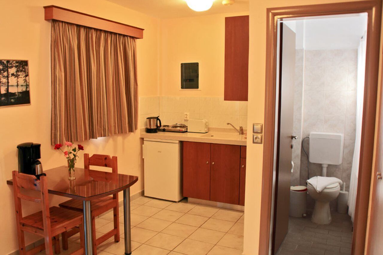 Sandys Studios Apartments And Log Villas Psalidi  Zewnętrze zdjęcie